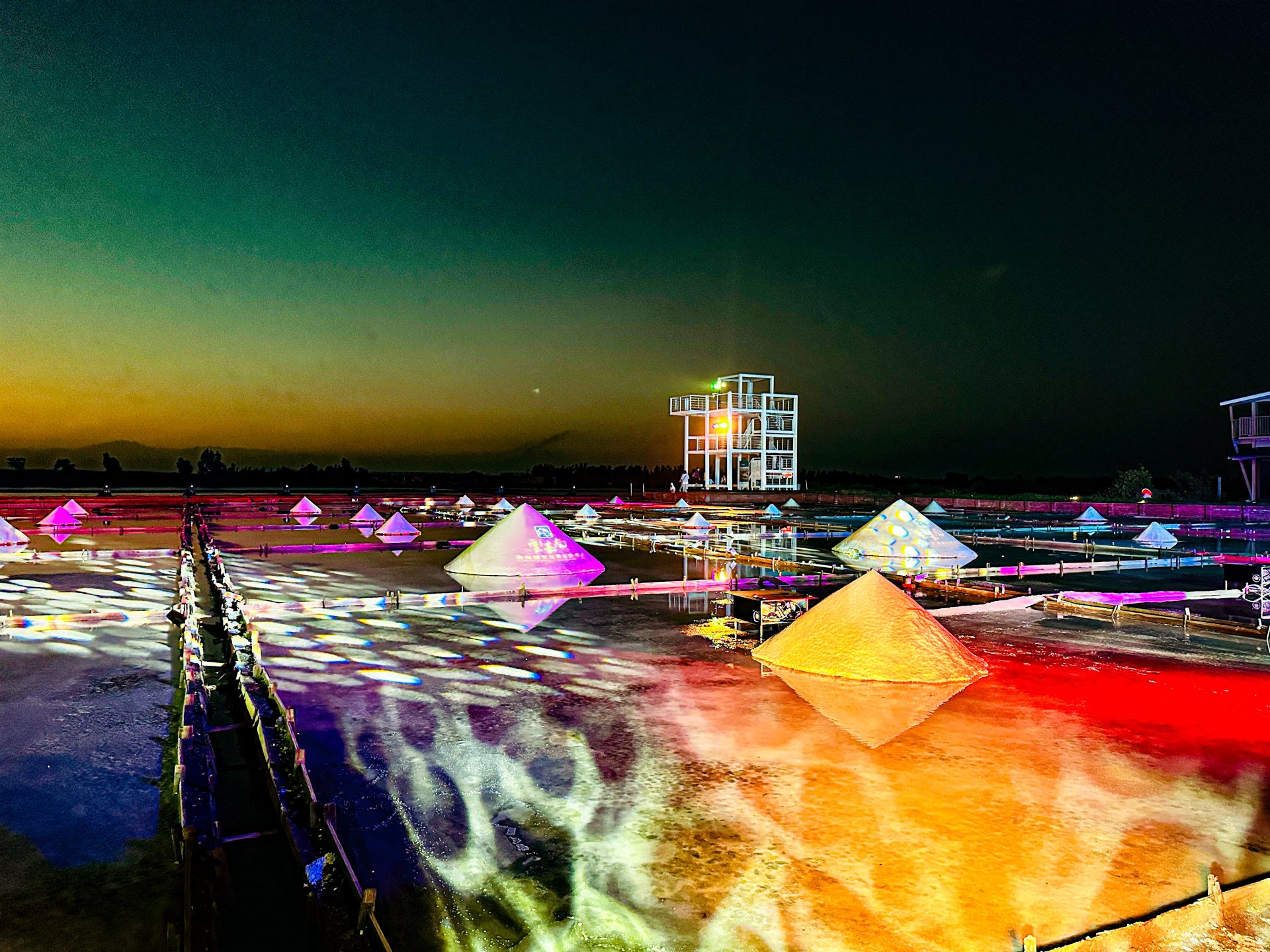 [餘暉的鹽田] 余青馨 社會局